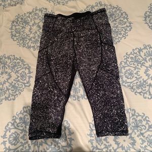 Lululemon cropped yoga leggings